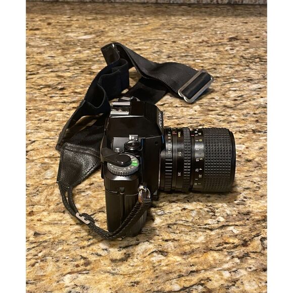 Ricoh KR-30SP 35mm Camera with accessories - Picture 9 of 11